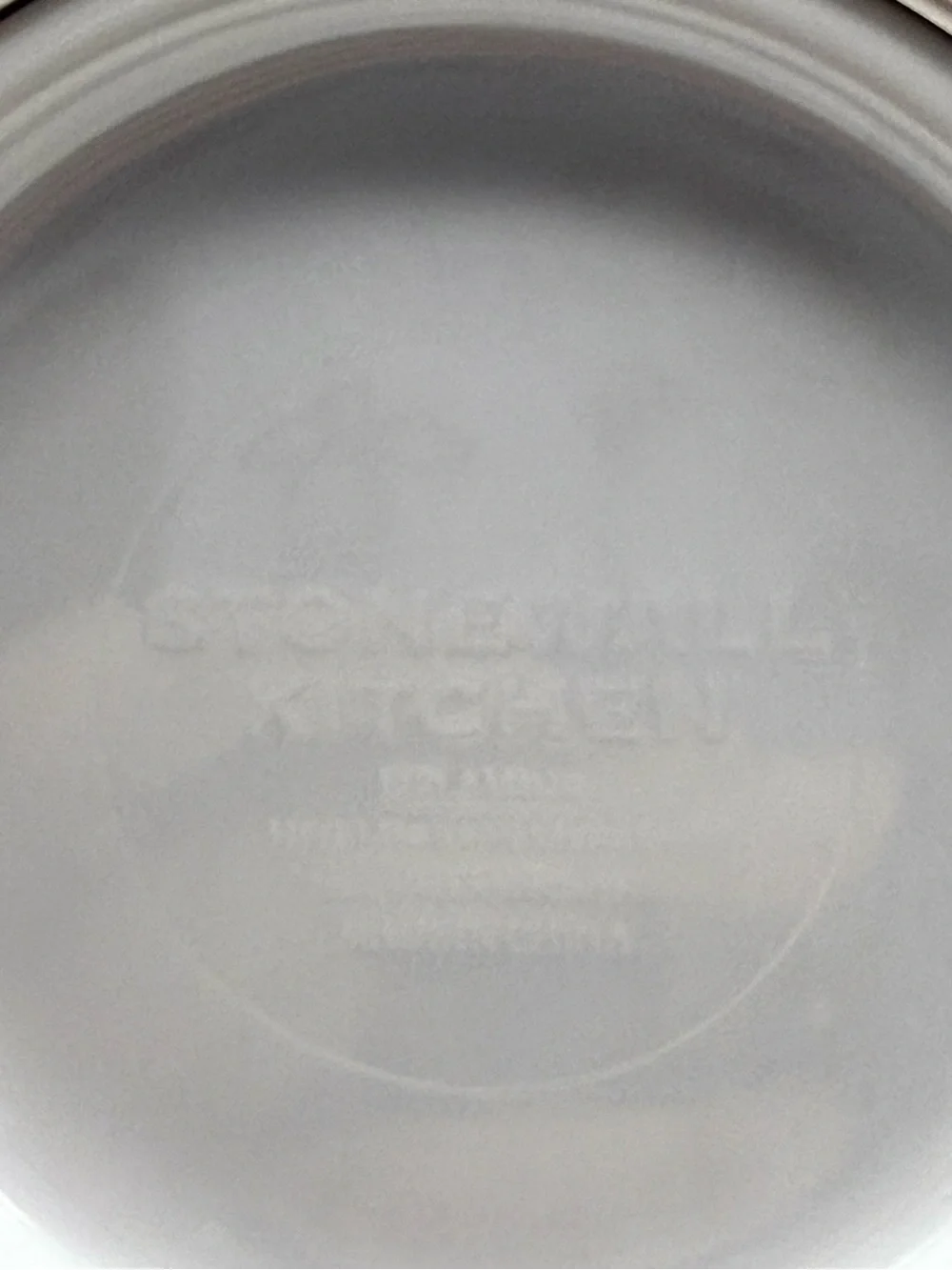 Stonewall Kitchen Mixing / Batter Bowl with Handle - Melamine Christmas Holly